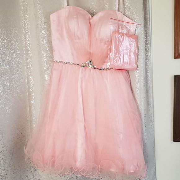 Dress - Picture 2 of 3